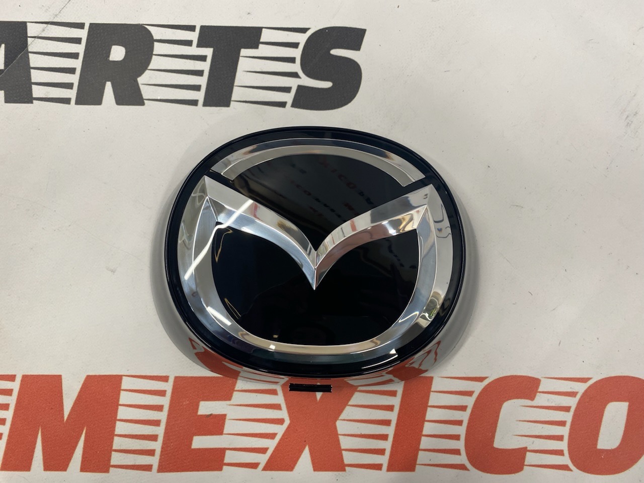 Значок простой  (не под дистрон) Mazda CX-5 2017-2021 ( ТК7951730), аналог
