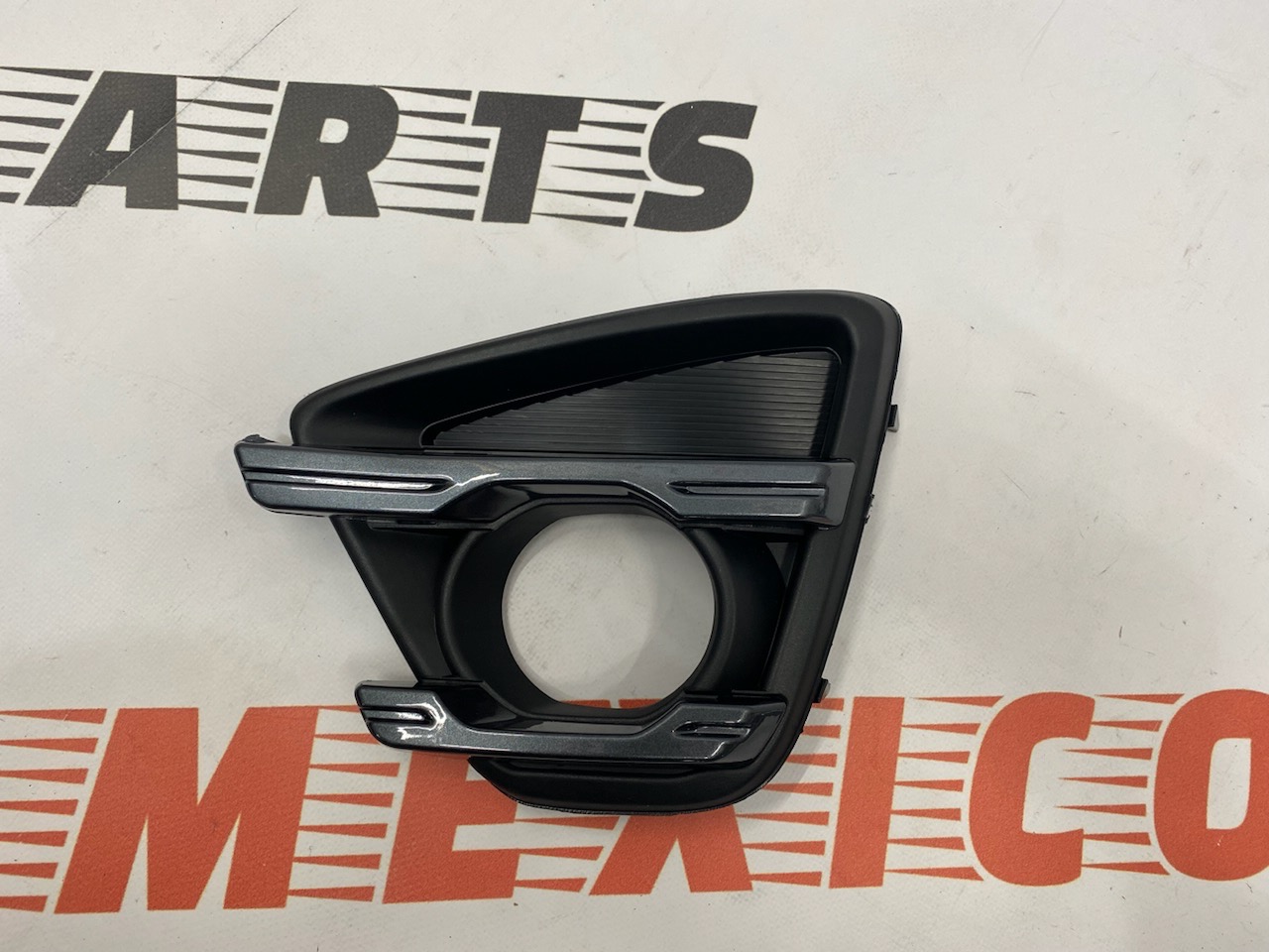 Рамка противотуманной фары левая Mazda CX-5 2011-2016 (KA0J50C21A), аналог