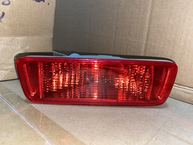 Протитуманна фара задня Mitsubishi ASX 2011-2019 (8337A092), аналог
