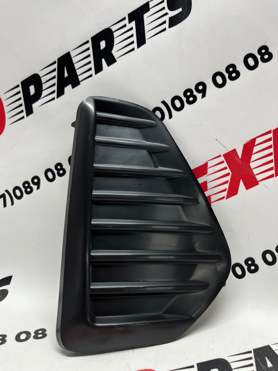Заглушка протитуманної фари права Nissan Kicks 2021-(62253-5RY5A) аналог