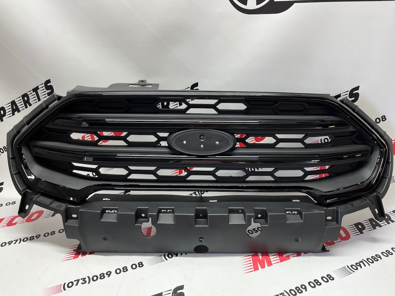 Решітка радіатора чорна Ford EcoSport 2018-2021 (GN1Z-17B968-AB), аналог