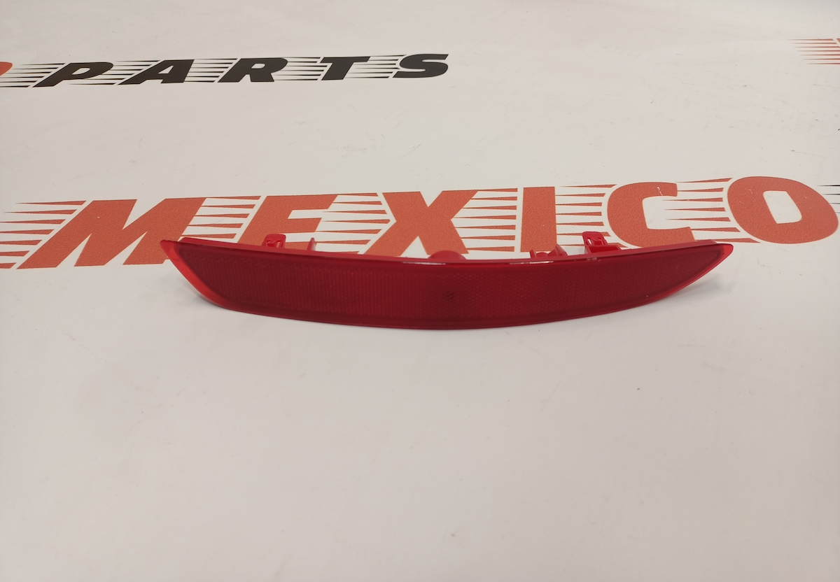 Катафот заднего бампера левый Mazda 3 2019-2021 (B0J8515L0), аналог