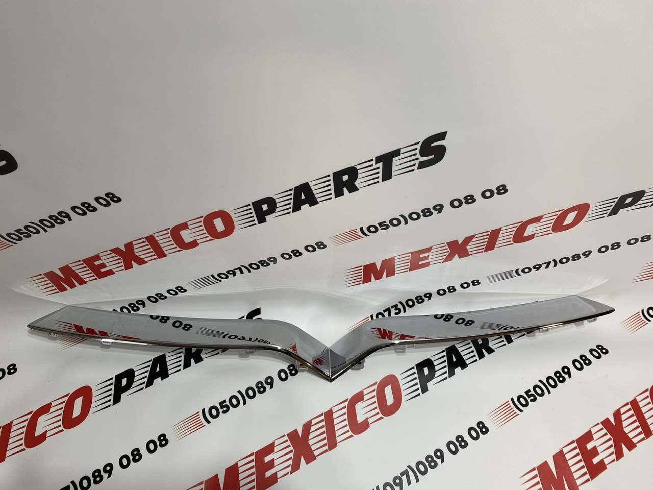 Молдинг решетки радиатора хром Tesla Model X 2015-2020 (104702200d), аналог 