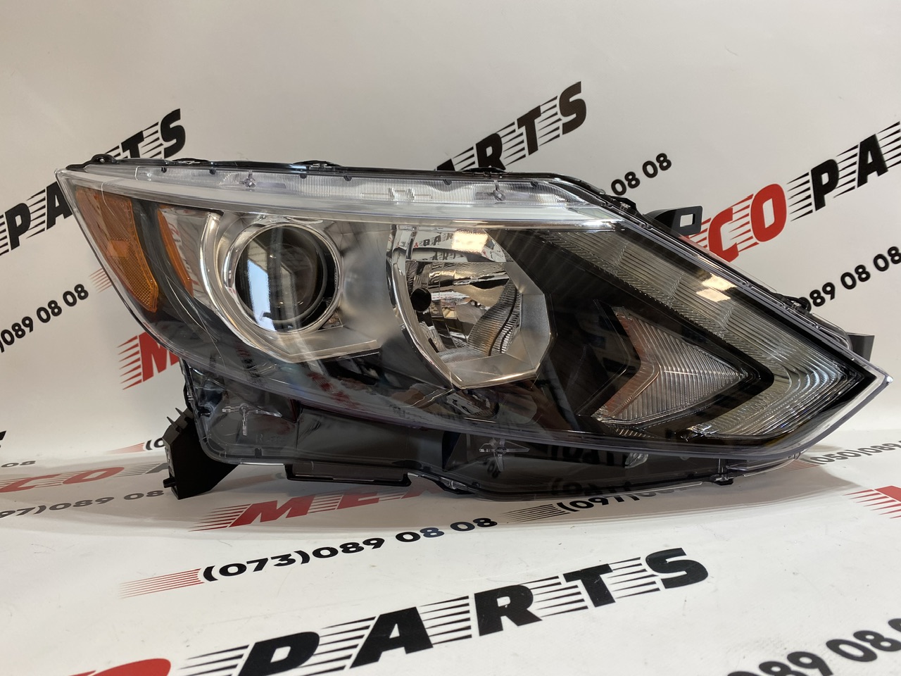 Фара ліва USA Nissan Rogue Sport 2014-2018 (26060-6MA0A), аналог