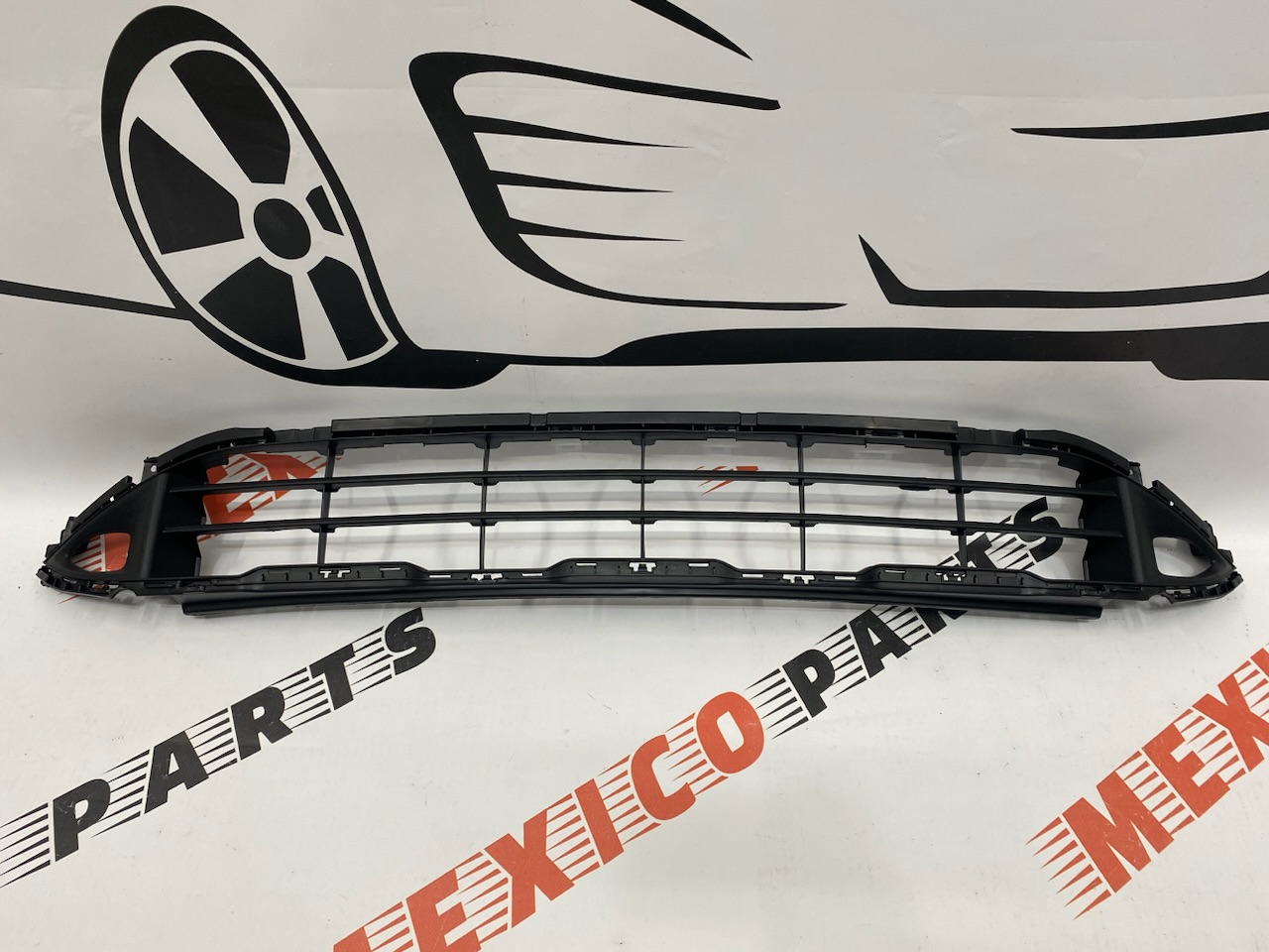 Решітка переднього бампера Nissan X-Trail(Rogue) 2021- 2023(62254-6RR0A), аналог