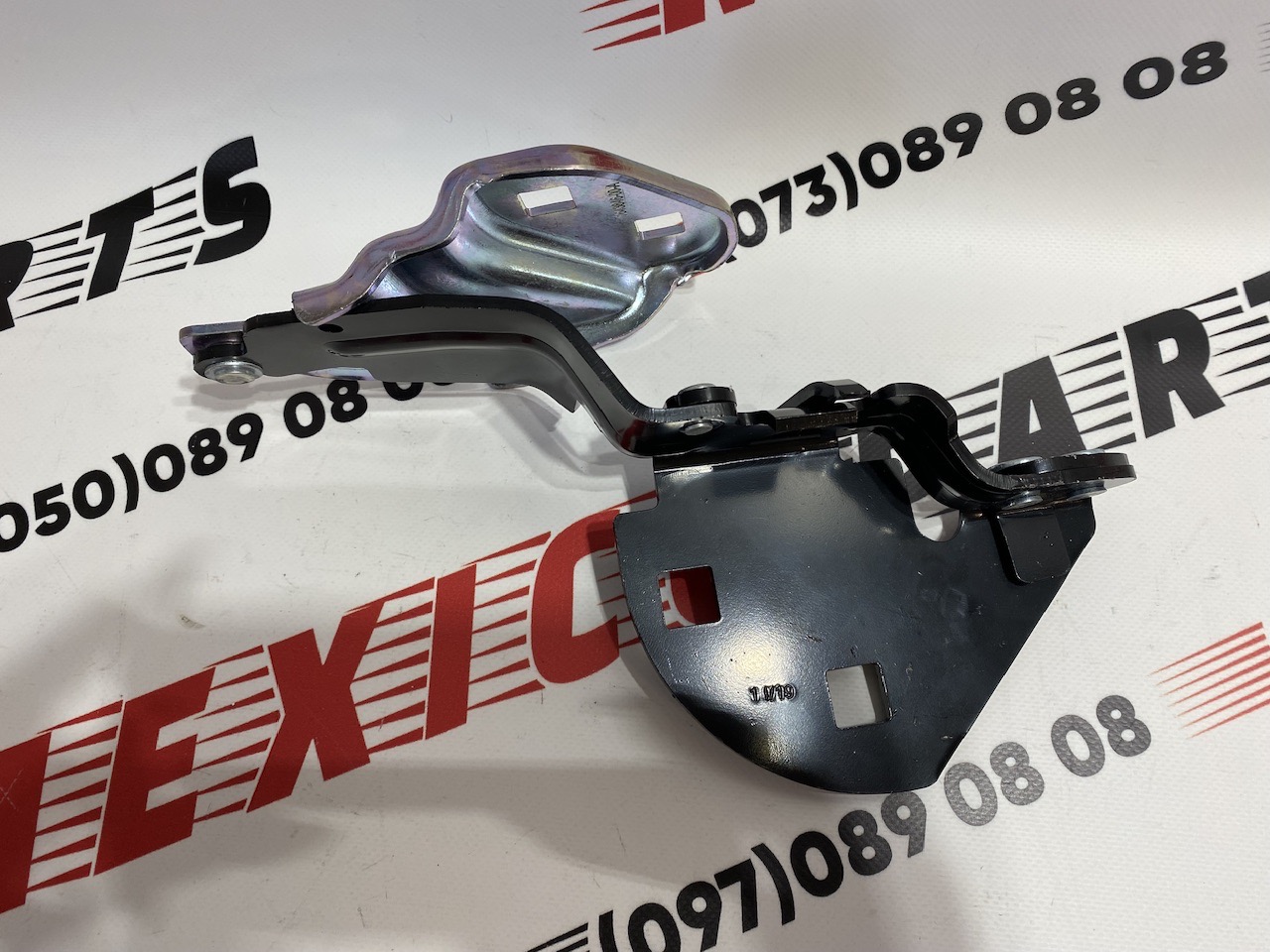 Петля капота правая Tesla Model 3 2021-2023 (1643846-00-A), аналог