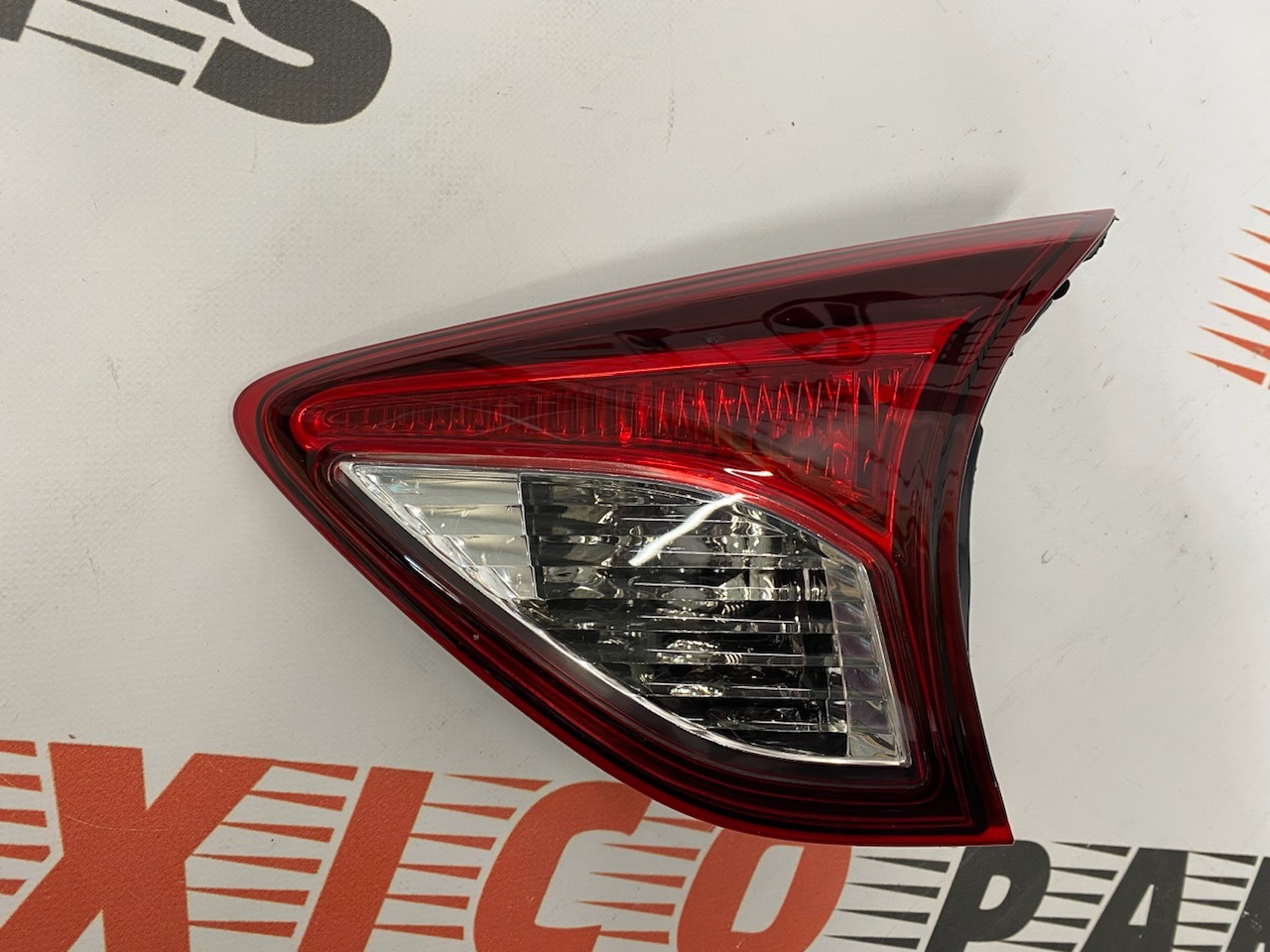 Фонарь в крышку багажника правый Mazda CX5 2014-2017 (kd53513f0e ), аналог