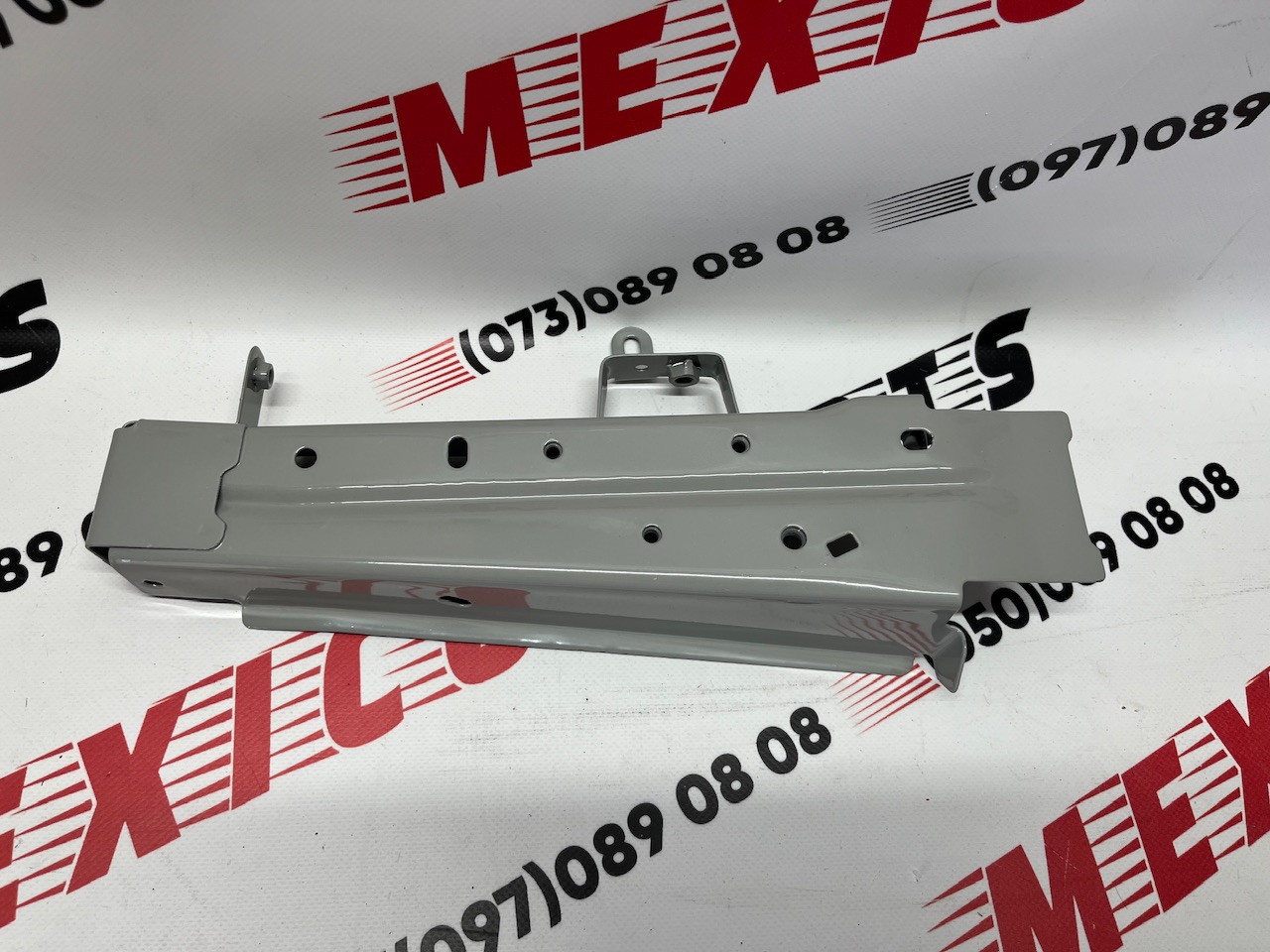 Кріплення передньої панелі ліве Mitsubishi Outlander 2016-2021 (5215A423), аналог
