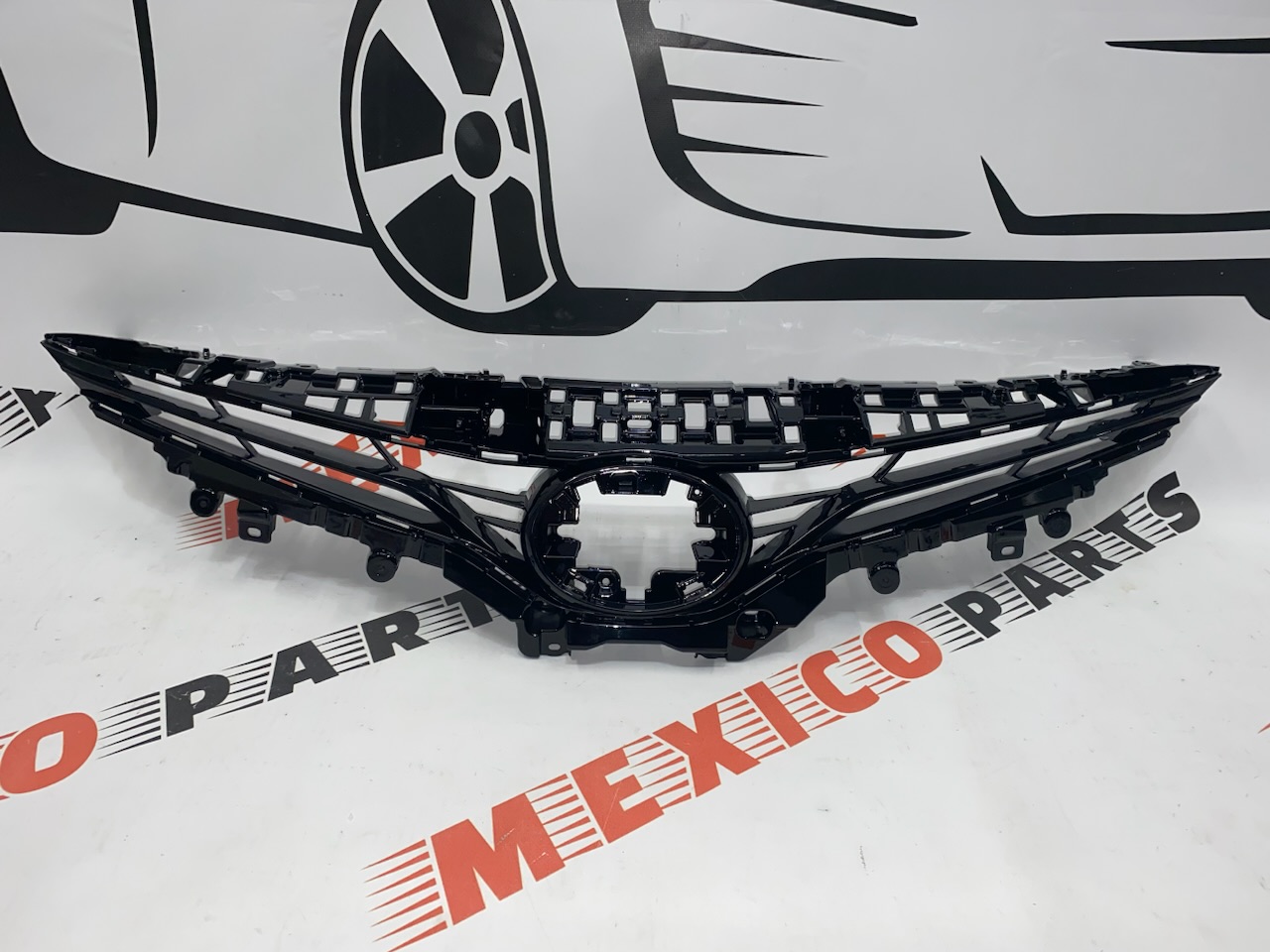 Решётка радиатора LE/XLE USA Toyota Camry 2021- (5311106b60), аналог