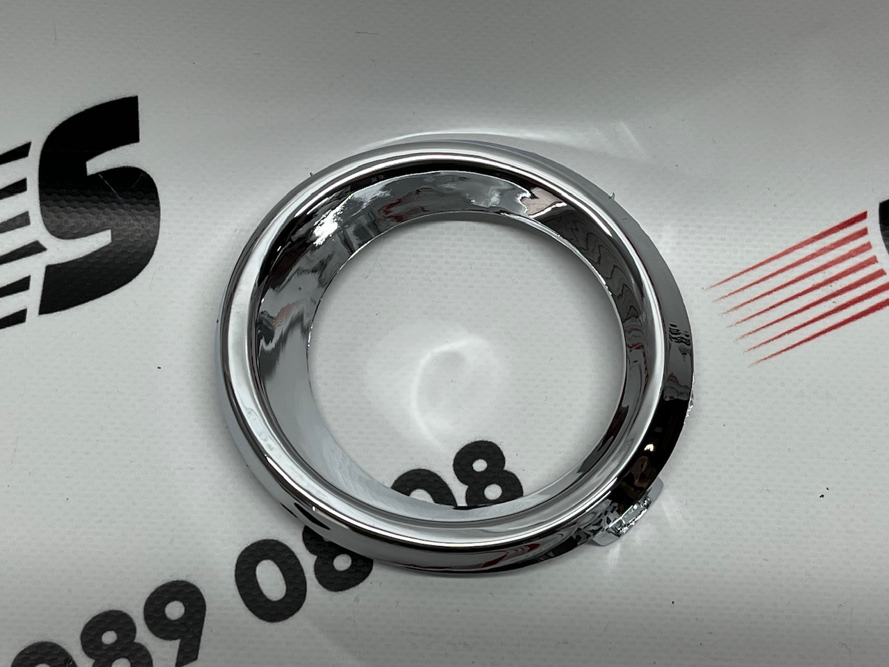 Хром противотуманной фары правый Mazda 3 2013-2015 (BJE150C12), аналог