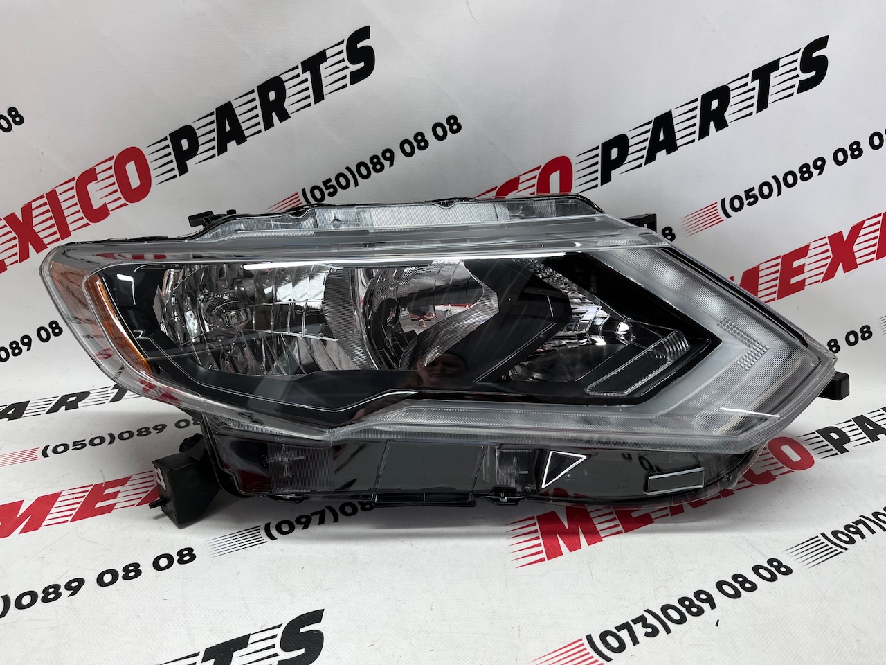 Фара права галоген з жовтим катафотом USA Nissan X-Trail(Rogue) 2017-2020 (260106FL0A), аналог