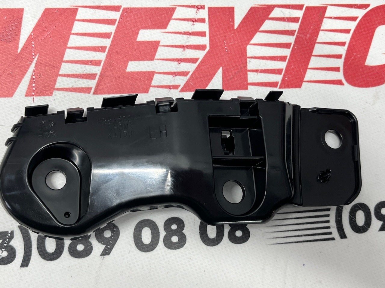 Крепление переднего бампера левое оригинал Mazda CX5 2017-2020 (KB8A-50-0U1A),
