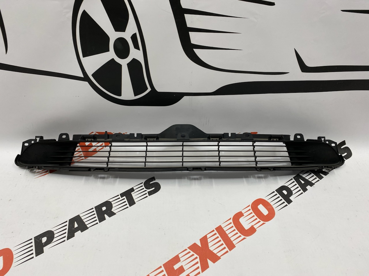 Решетка переднего бампера Tesla Model 3 2017-2023 (1085927-00-C), аналог