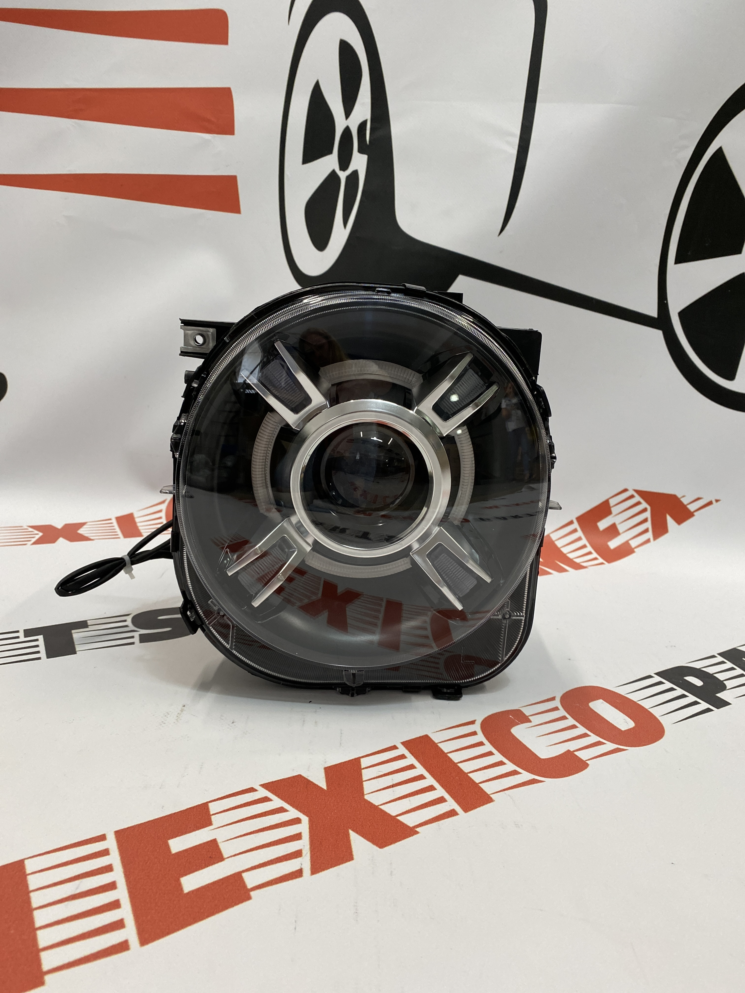Фара левая ксенон Jeep Renegade 2015-2018 (68256571АА), аналог