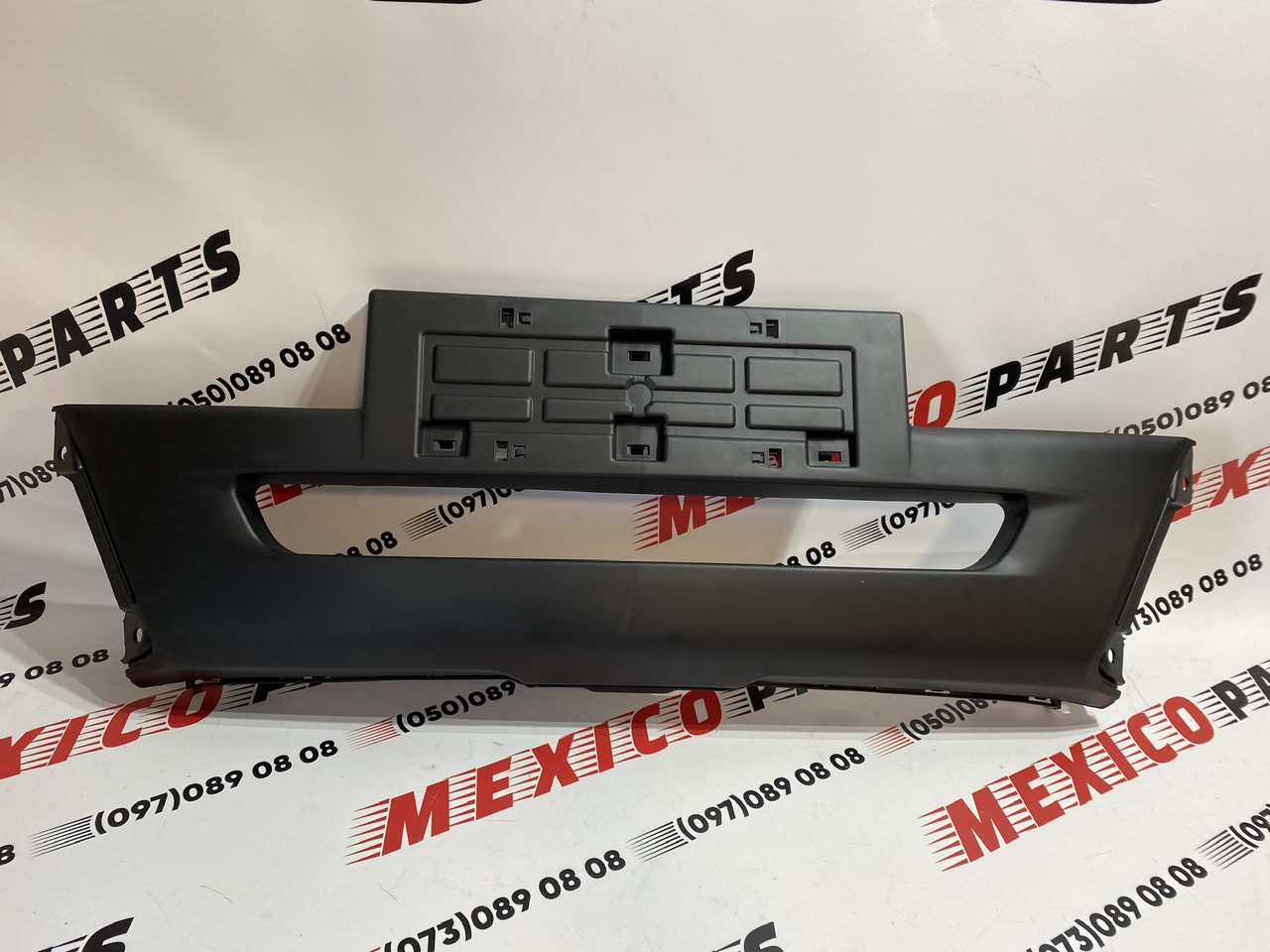 Накладка переднего бампера под номер Mitsubishi Eclipse Cross 2018-2021 (6405A238XA), аналог