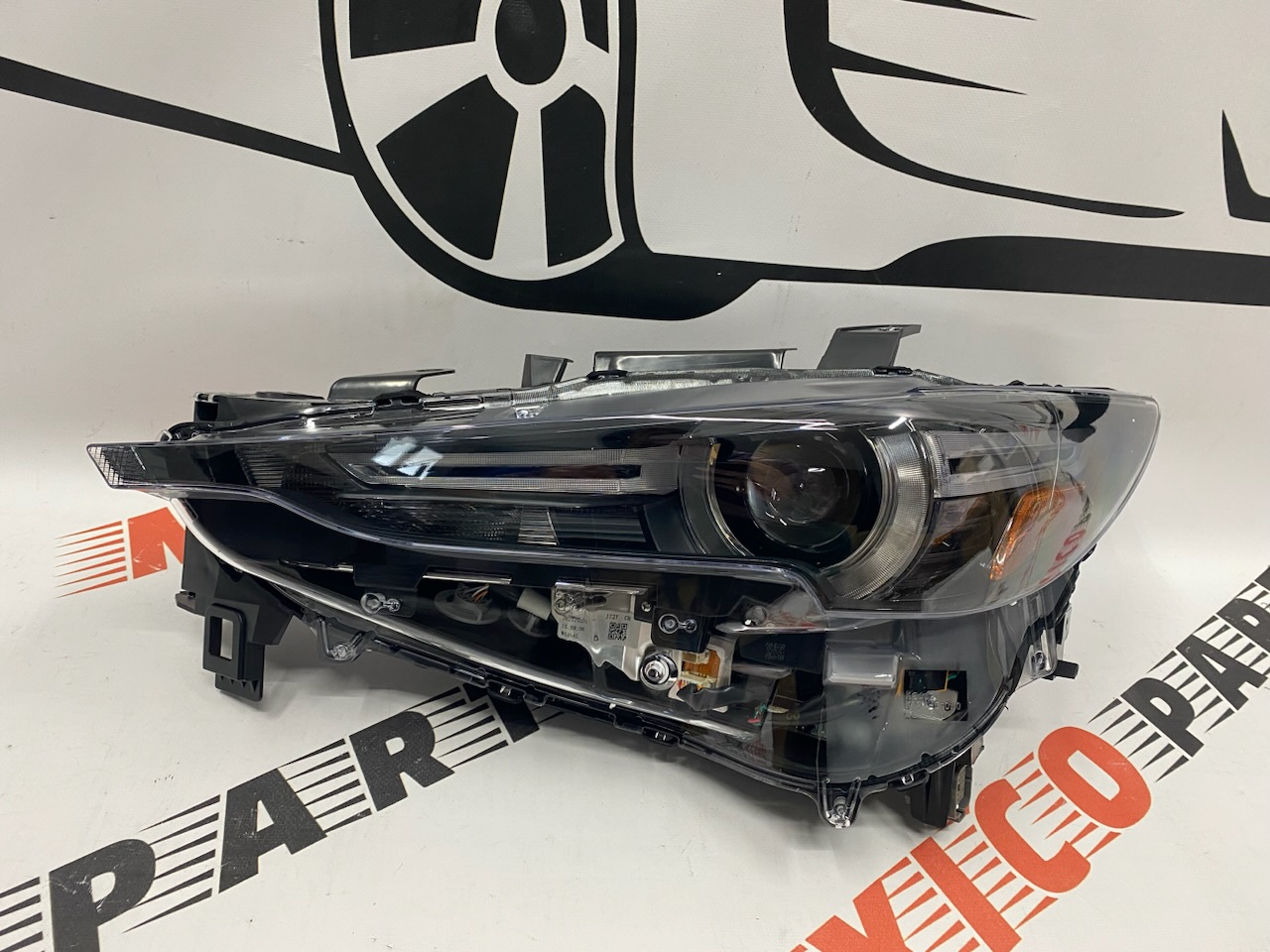 Фара левая LED  Mazda CX5 2017-2020 (KL2J51041D), аналог