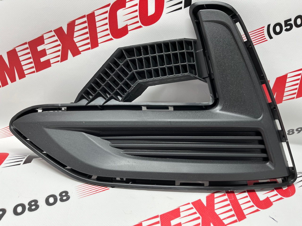 Заглушка протитуманної фари ліва Nissan Sentra 2019- (62257-6LB0A), аналог