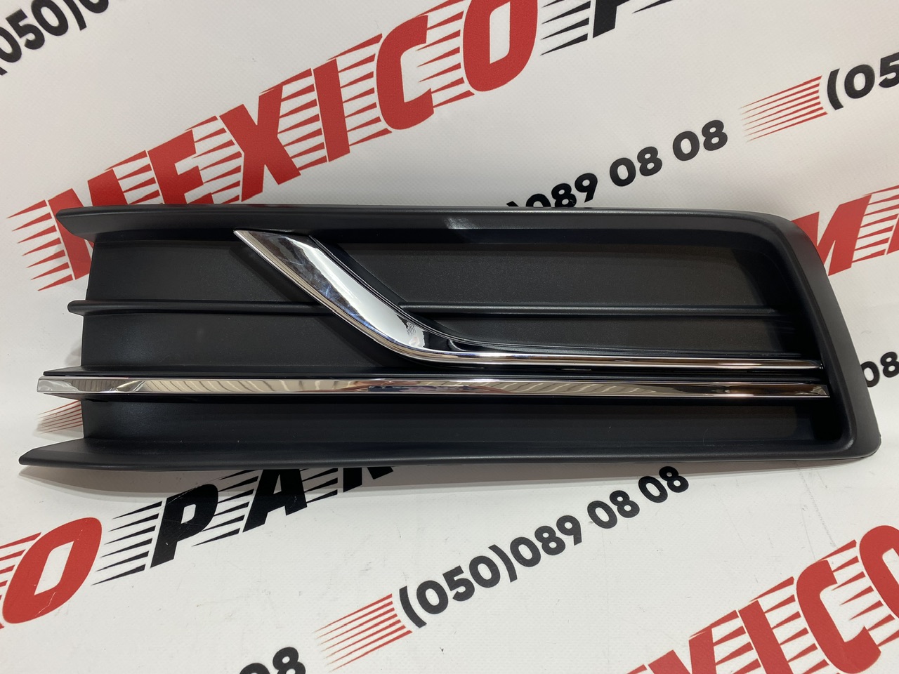 Заглушка протитуманної фари ліва USA  Volkswagen Passat B8 2016-2018 (561854661LRYP), аналог