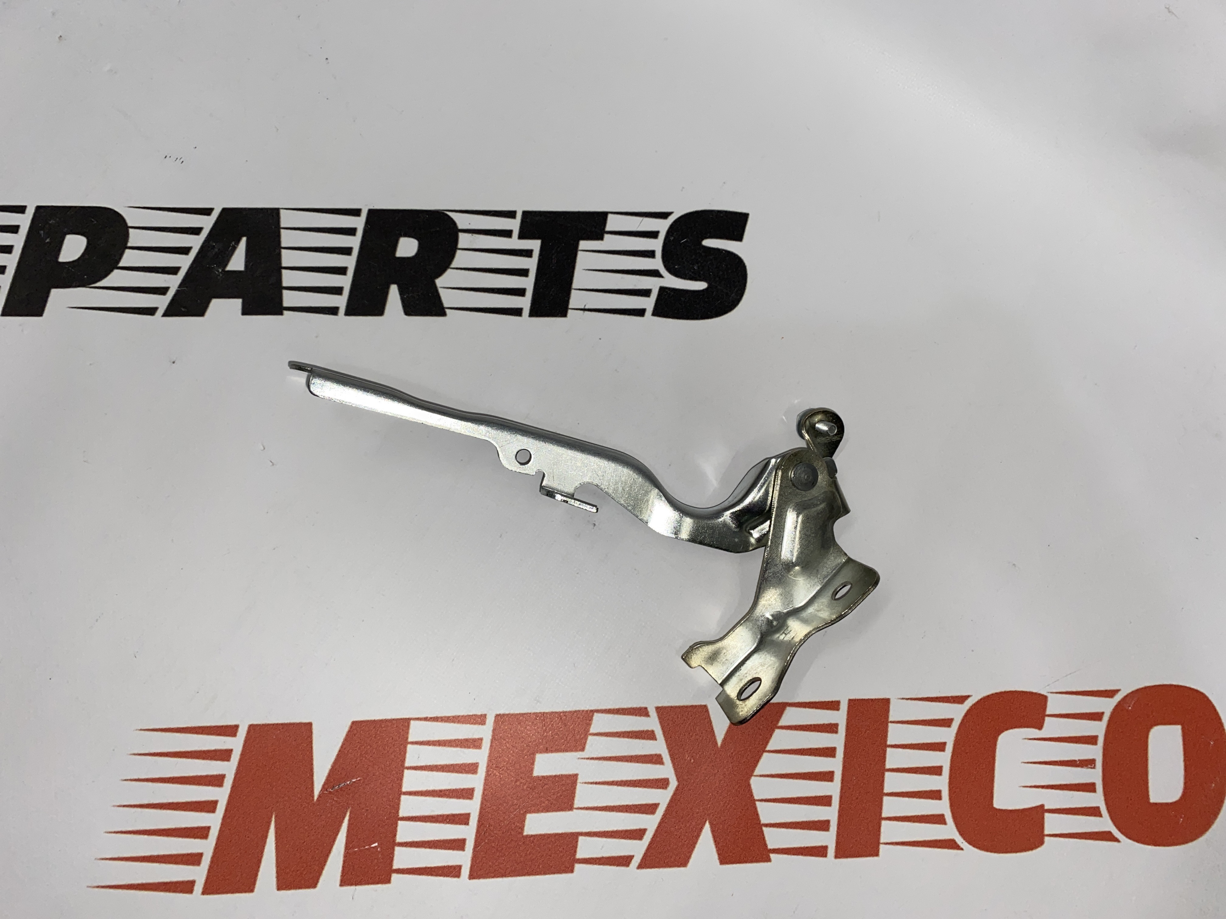 Петля капота левая Chevrolet Cruze 2011-2015 (95406038), аналог