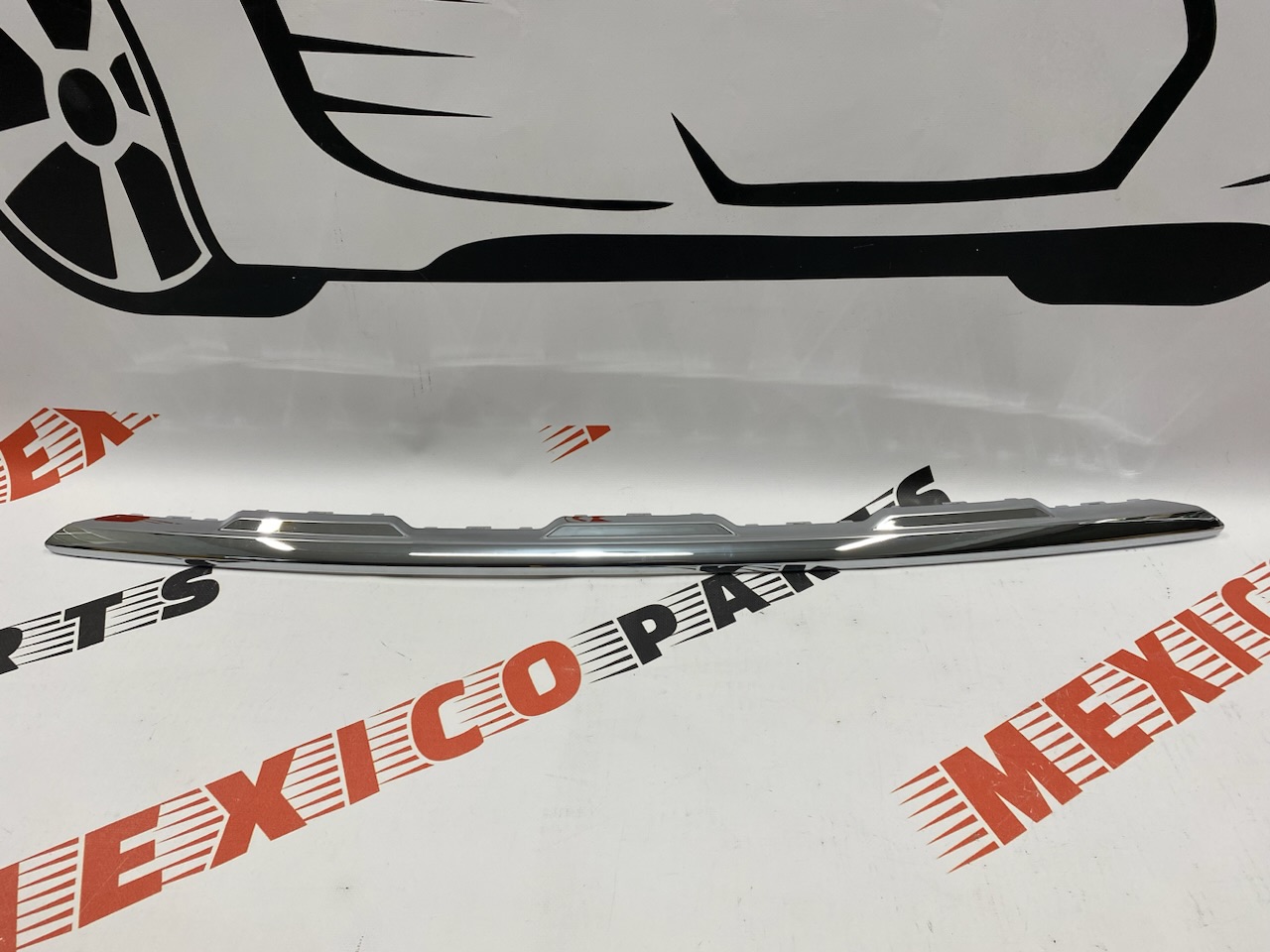 Хром переднього бампера Nissan X-Trail(Rogue) 2021- 2023 (62072-6RA0A), аналог