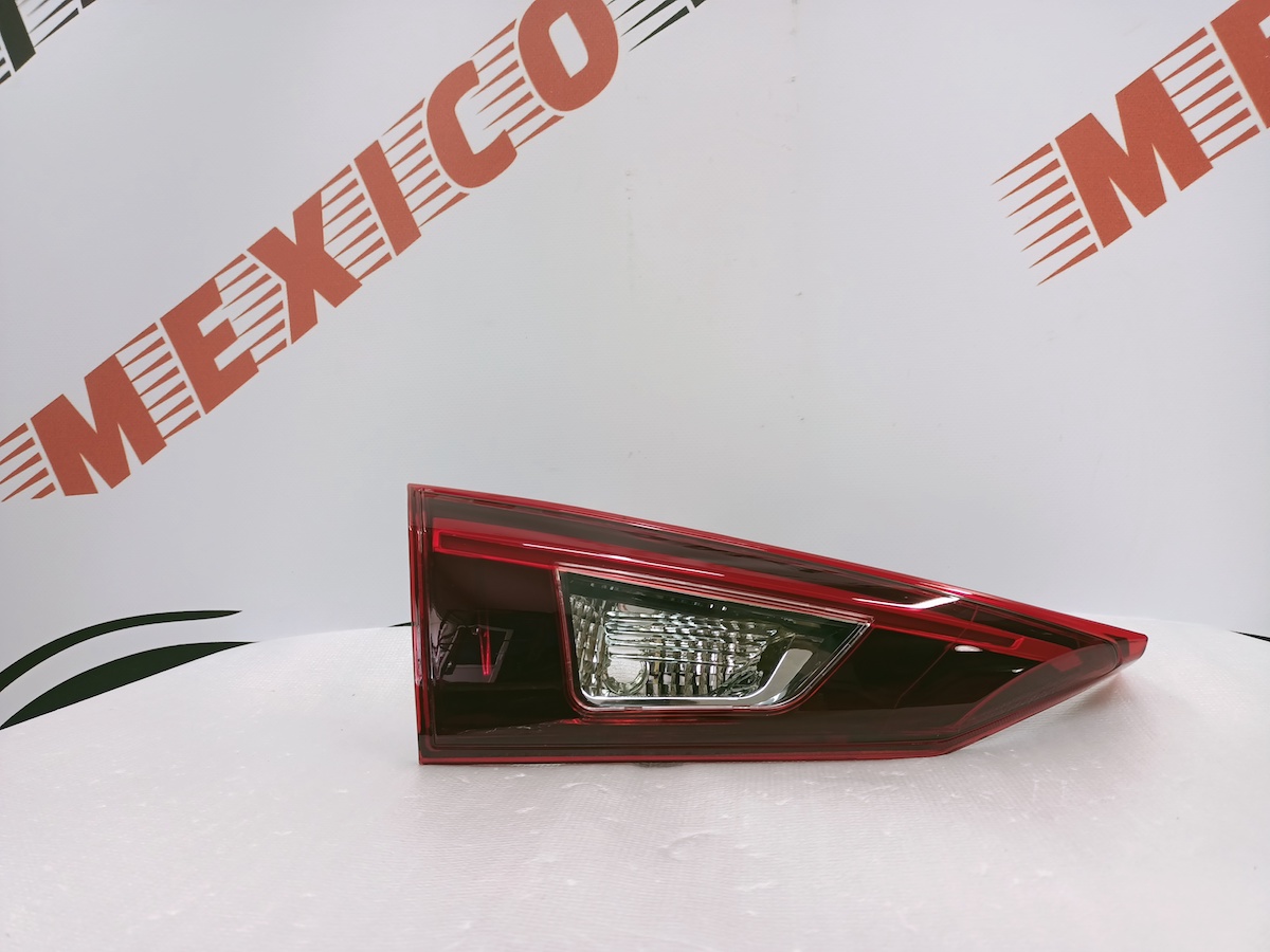 Фонарь задний внутренний правый LED Mazda 3 2016-2018 (B53W-51-3F0A), аналог