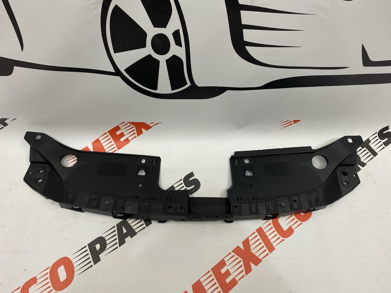 Крепление решетки радиатора верх Mazda CX-5 2011-2017 (KA0G-50-716C), аналог