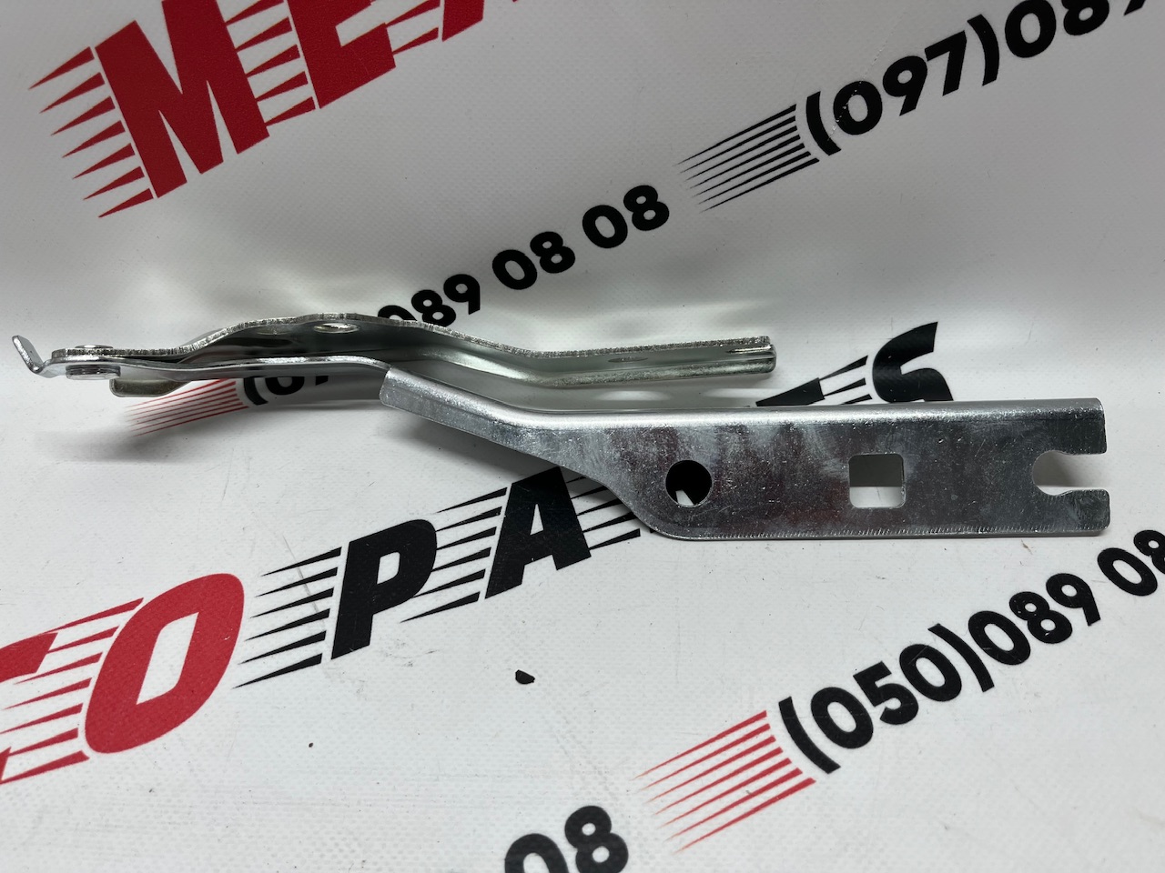 Петля капота ліва Volkswagen Jetta 2019-2020(17G823301), аналог