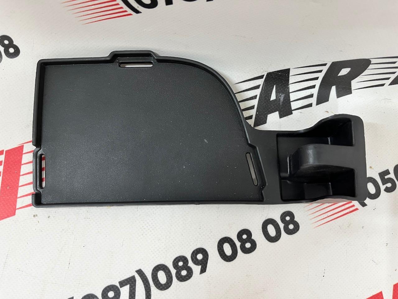 Заглушка (кріплення) переднього бампера ліва Chevrolet Cruze 2009-2015 (96981097), аналог
