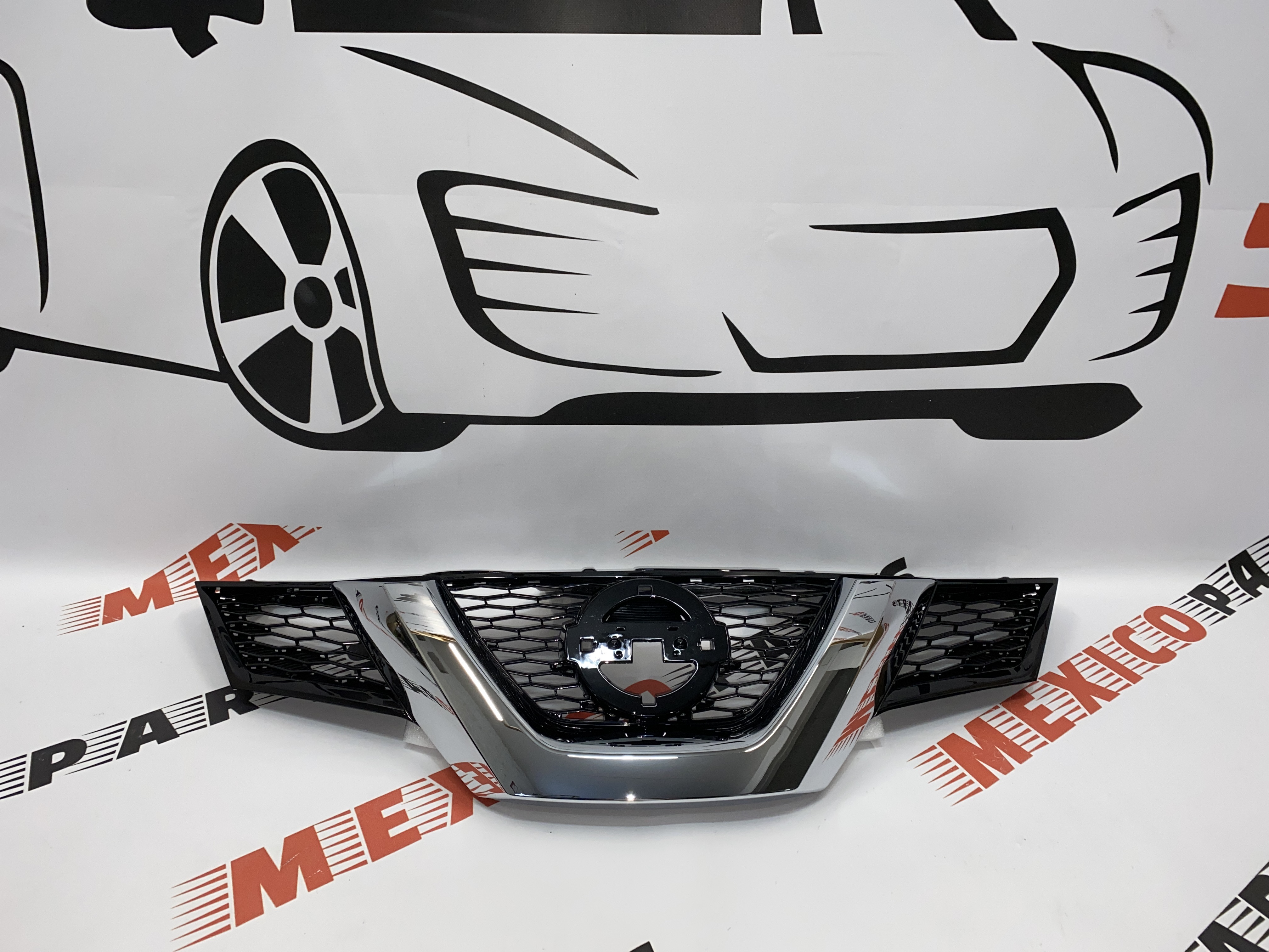 Решітка радіатора з хромом Nissan X-Trail(Rogue) 2014-2016 (62310-4BA0A), аналог