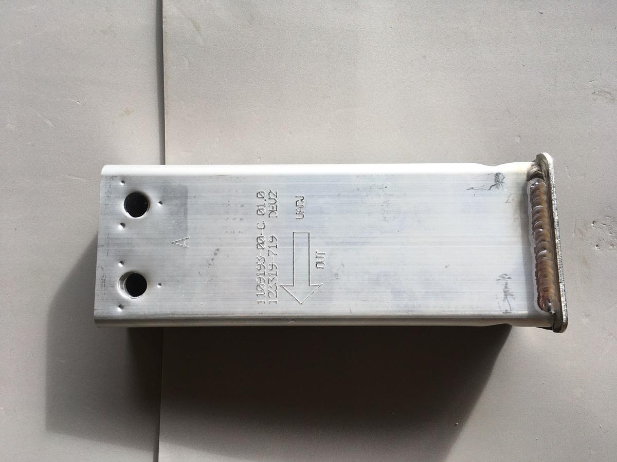 Пятак передний левый/правый нижний Tesla Model Y 2020-2023 (1109193-00-C), аналог