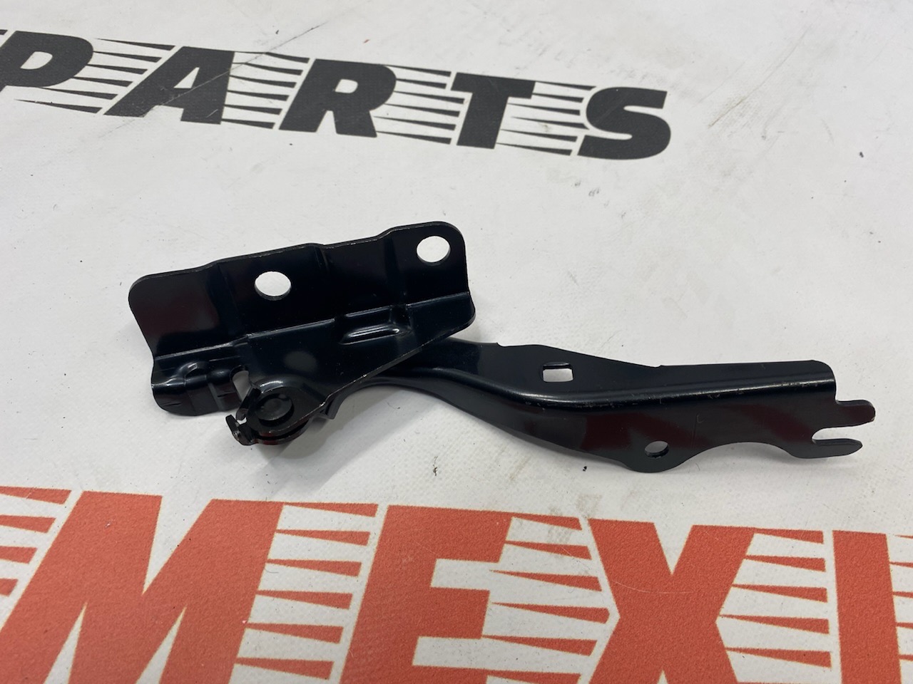 Петля капота левая Mazda CX5 2012-2016 (KD5352420A ), аналог
