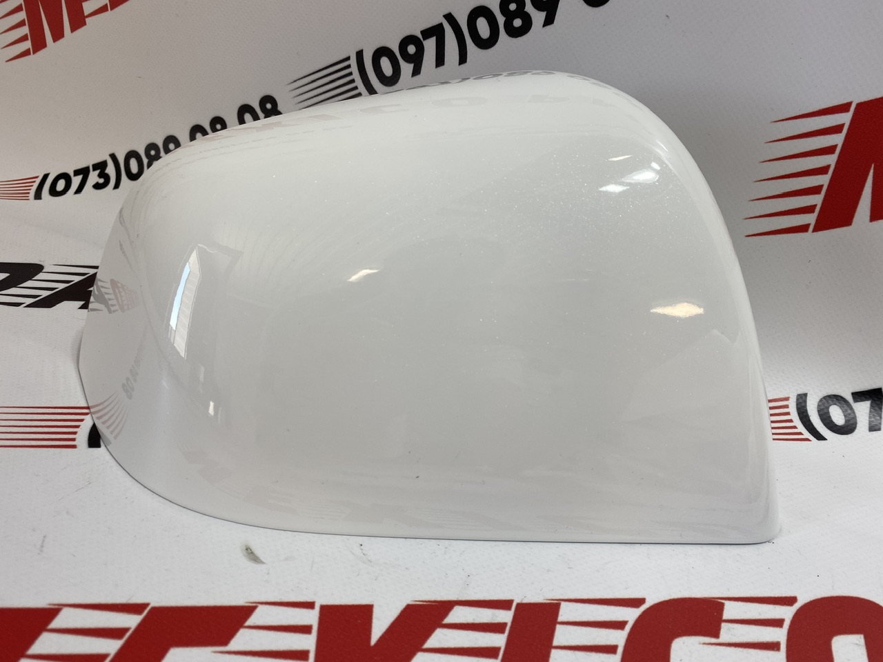 Накладка зеркала правая белая Tesla Model Y 2020-2023 (149559400a), аналог