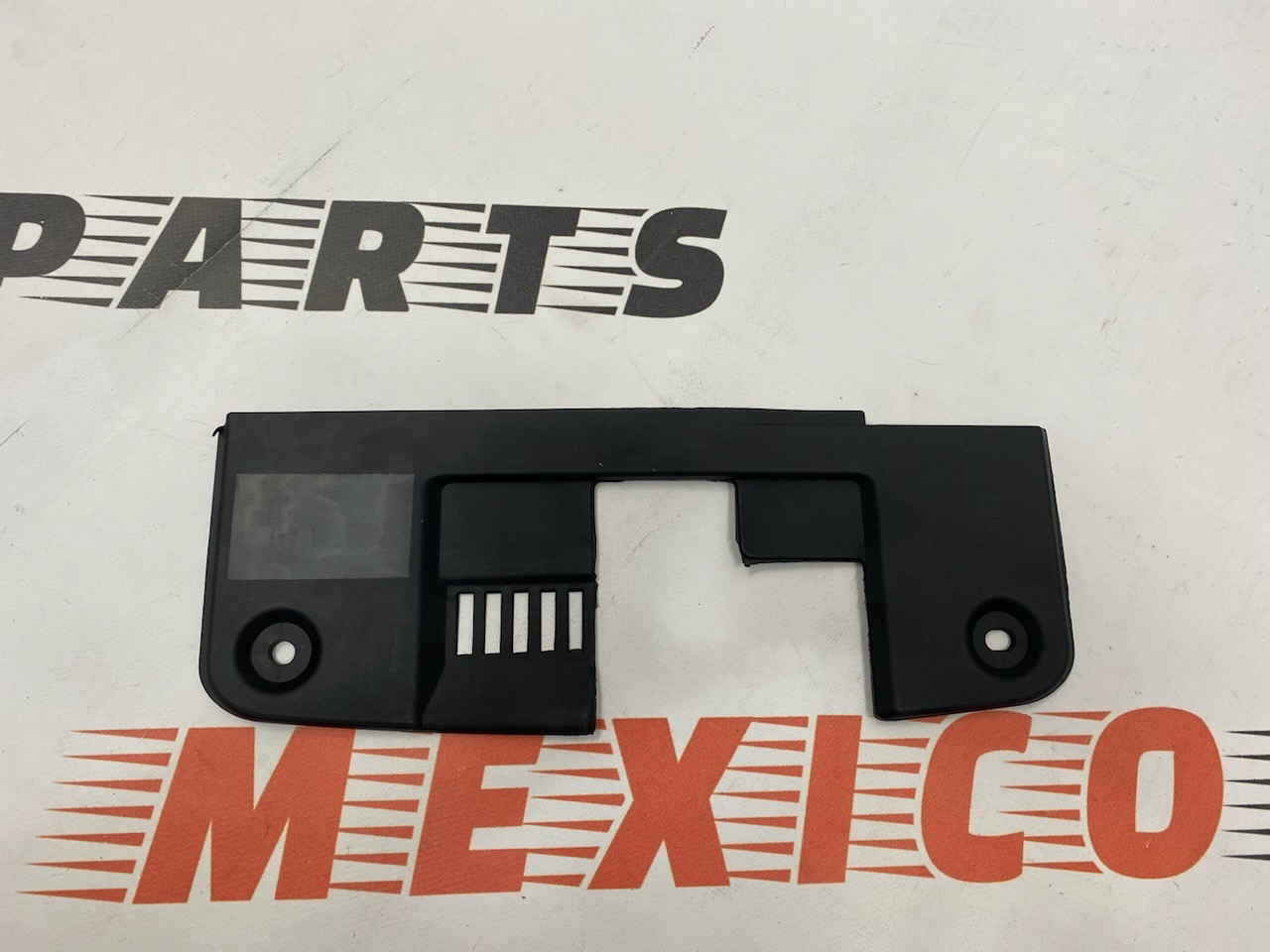 Кожух накладки замка капота Mazda CX-5 2011-2017 (KD4556381), аналог