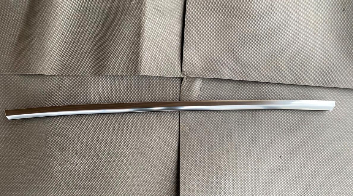 Накладка на двери под стеклом задняя правая  хром Tesla Model 3 2017-2020 (1080748-00-I )