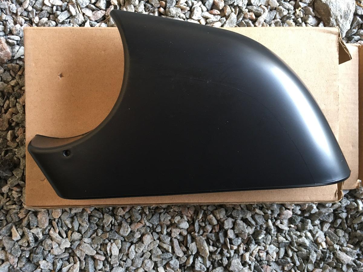 Накладка под зеркалом левая черная Tesla Model 3  2020-2023 (8202202)