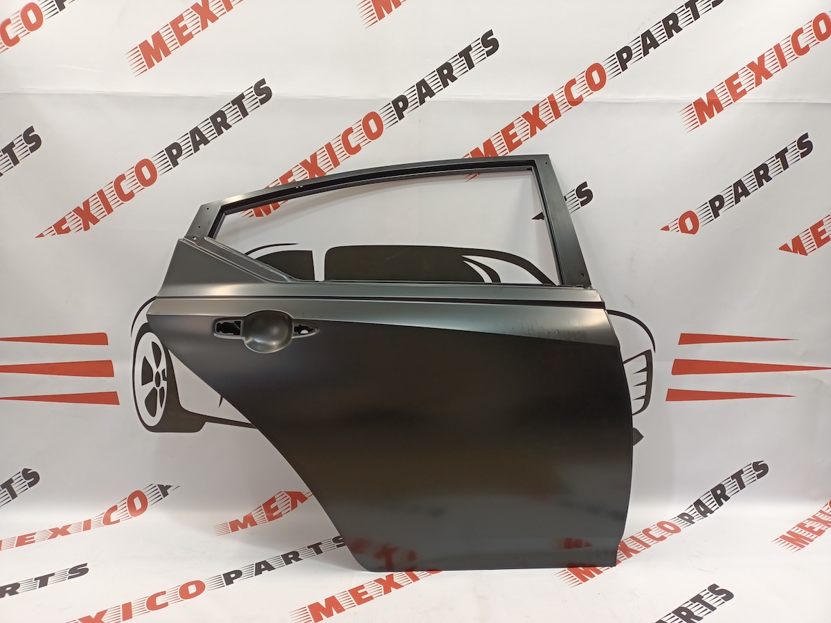 Двері задні праві Nissan Altima 2019-2021 (82100-6CA0A), аналог