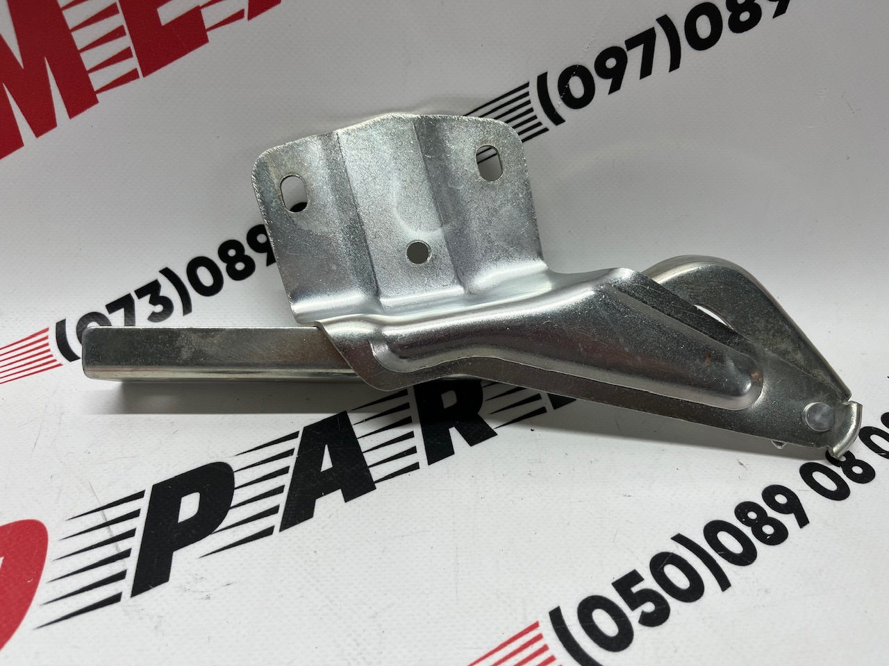 Петля капота права Volkswagen Jetta 2011-2018 (5C6823302A), аналог