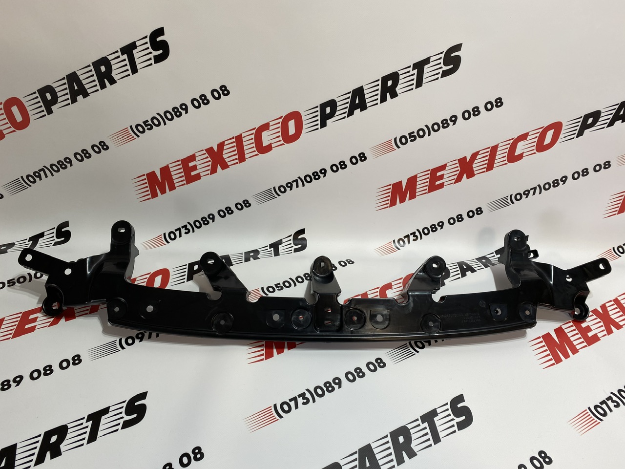 Крепление решетки радиатора Tesla Model X 2015-2020 (104702000f), аналог