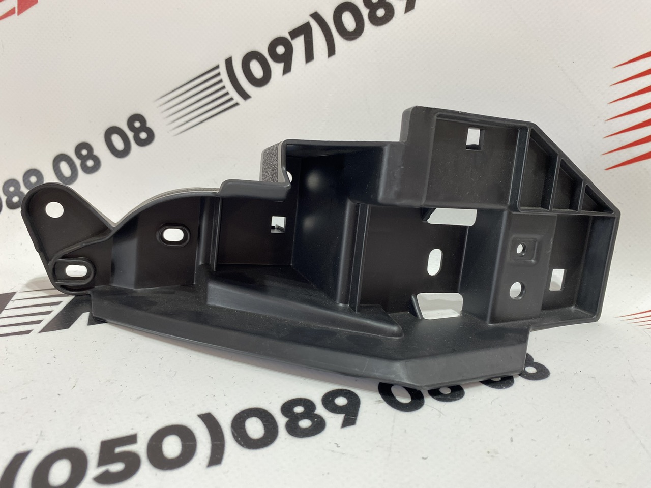 Крепление переднего бампера левое Mazda CX5 2017-2022 (KB8A50C22), аналог