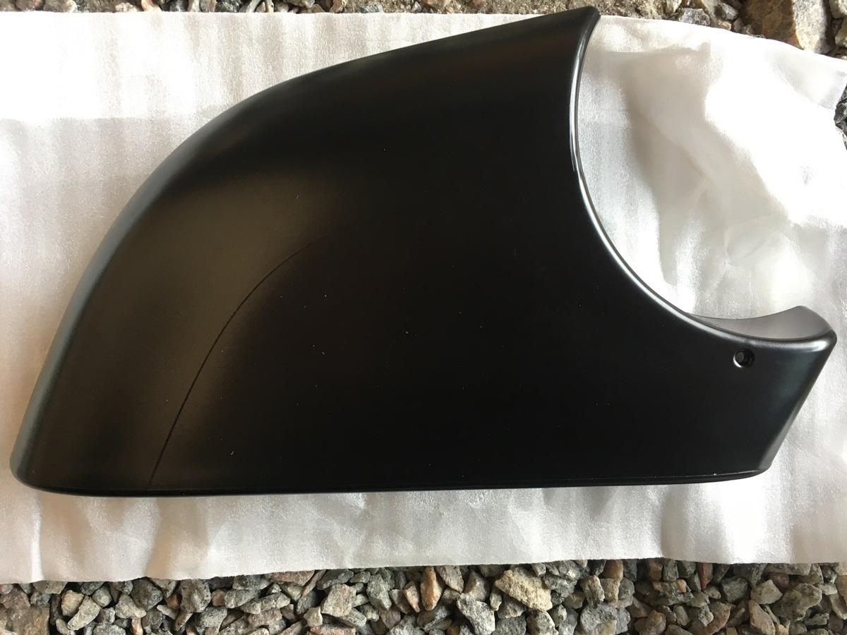 Накладка под зеркалом правая черная Tesla Model 3 2020-2023 (8202203)