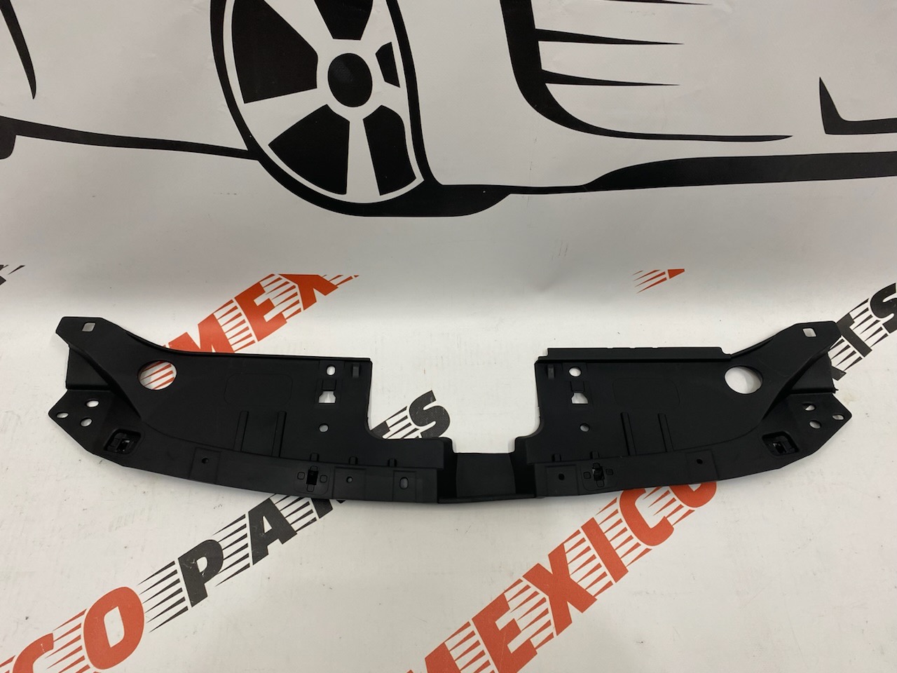 Накладка замка капота Mazda CX-5 2013-2015 (KD4550716), аналог