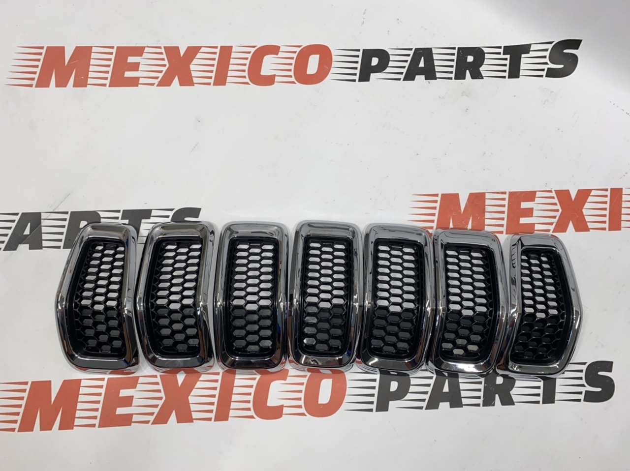 Хром кольца решетки радиатора  Jeep Cherokee KL 2014-2018 (68303626AC), аналог
