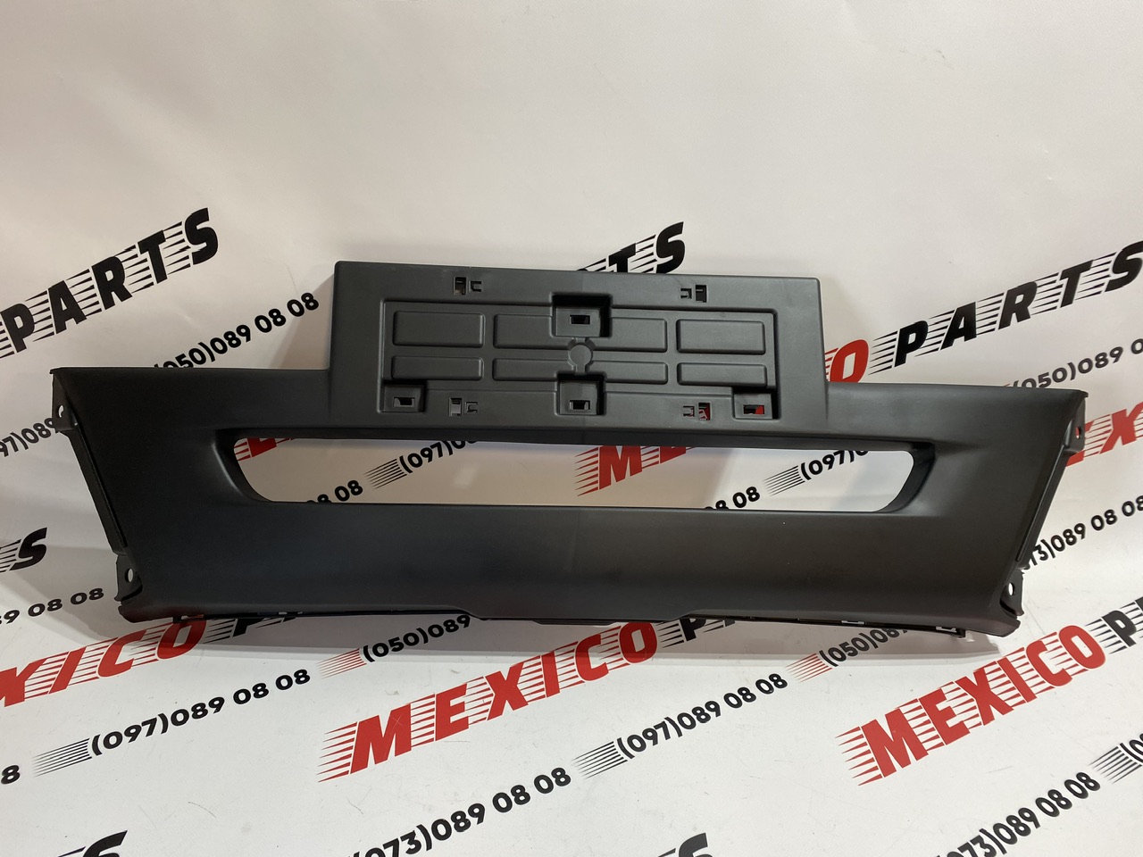 Накладка переднього бампера під номер Mitsubishi Eclipse Cross 2018- 2021 (6405A238XA), аналог