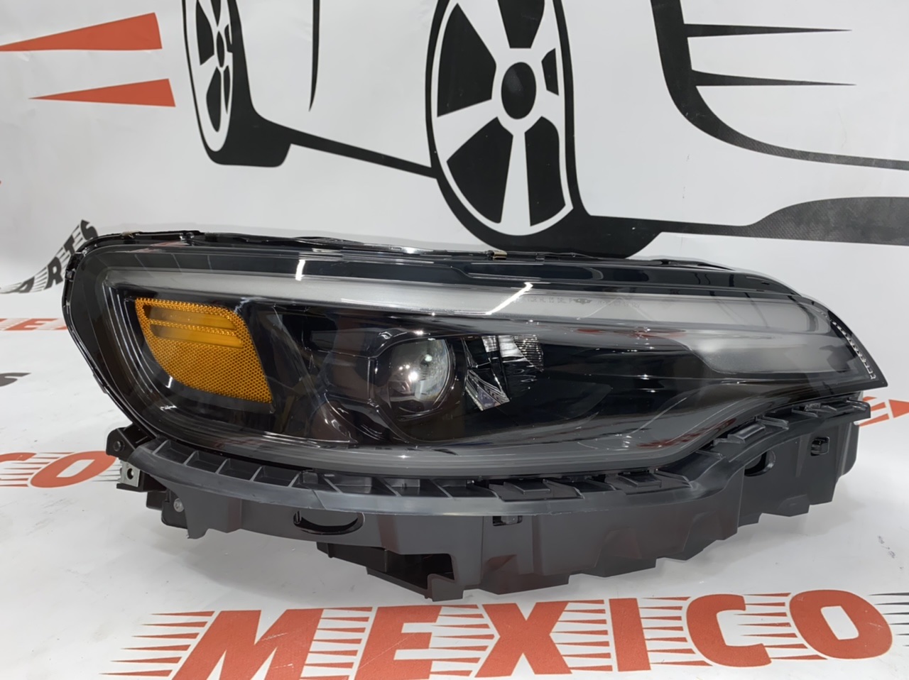 Фара правая LED Jeep Cherokee 2019- (68275944AJ), аналог