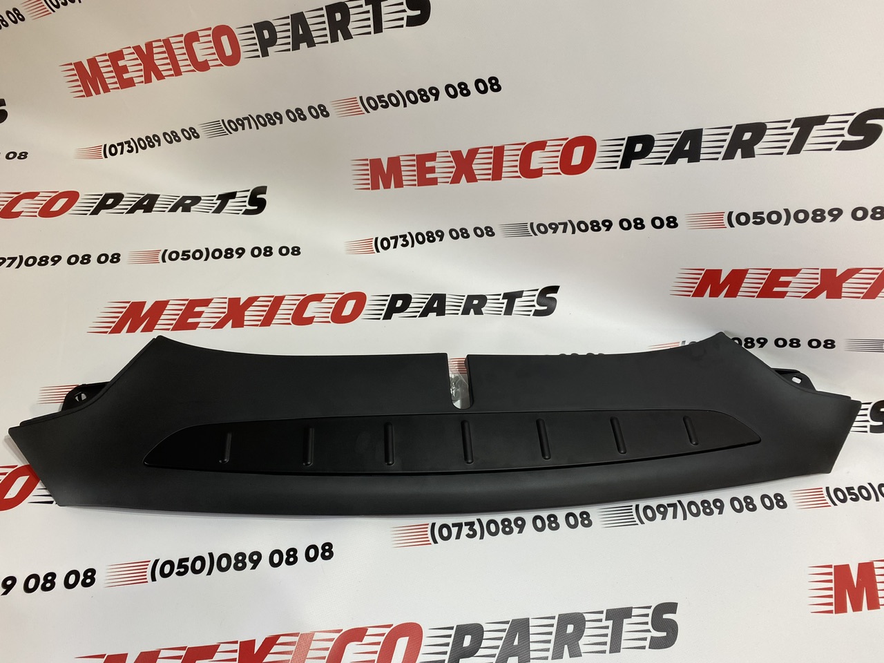 Пластик підкапотного боксу передній Tesla Model X 2015-2020 (103623400f), аналог 