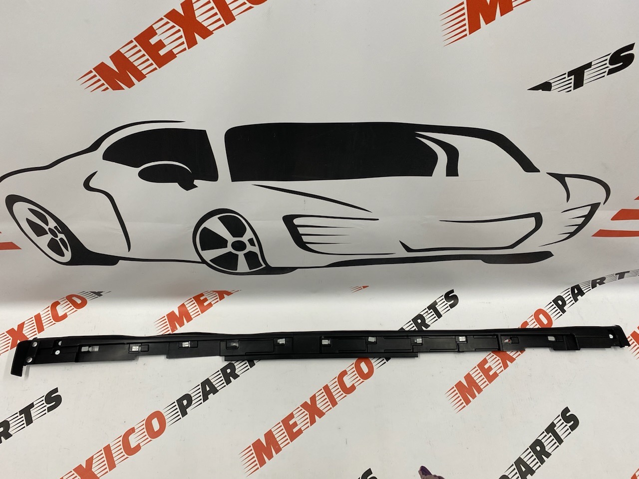 Крепление порога правое пластик Mazda 3 2013-2018, аналог