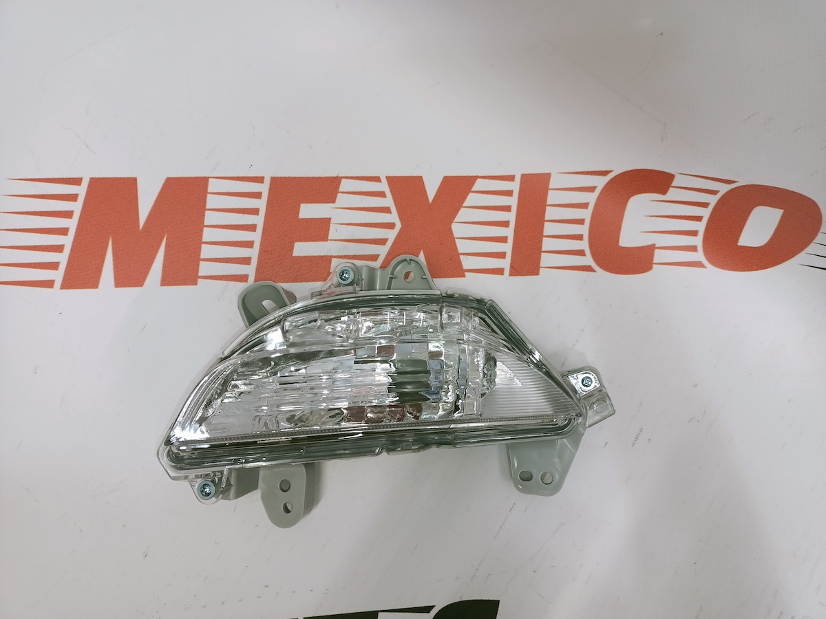 Указатель поворота левый Mazda 3 2013-2015 (B45A51360A), аналог