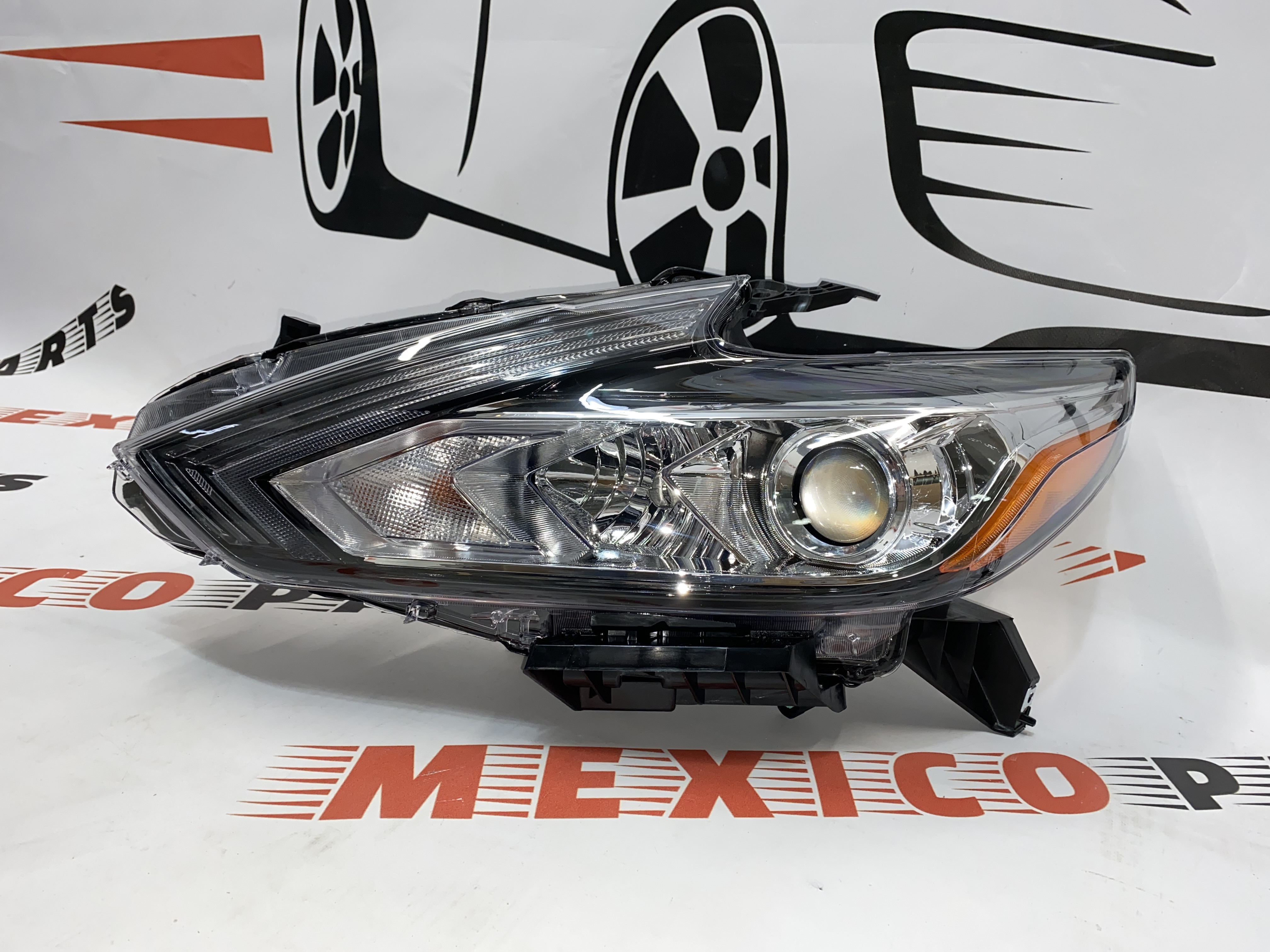 Фара ліва USA Nissan Altima 2016-2018 (26060-9HS0A), аналог