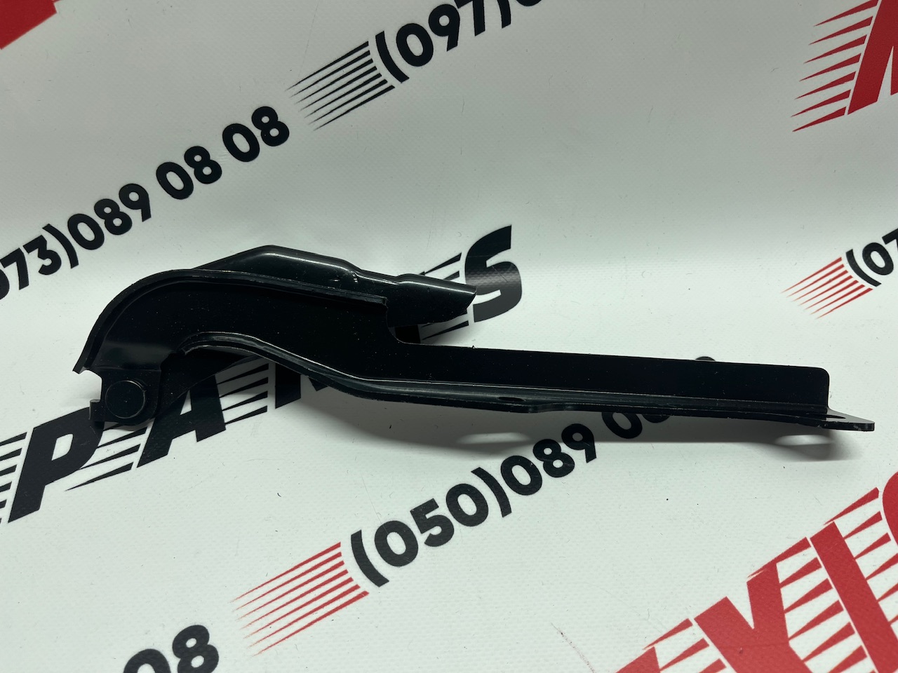 Петля капота правая Mazda 3 2019-2021 (BCJH52410 ), аналог