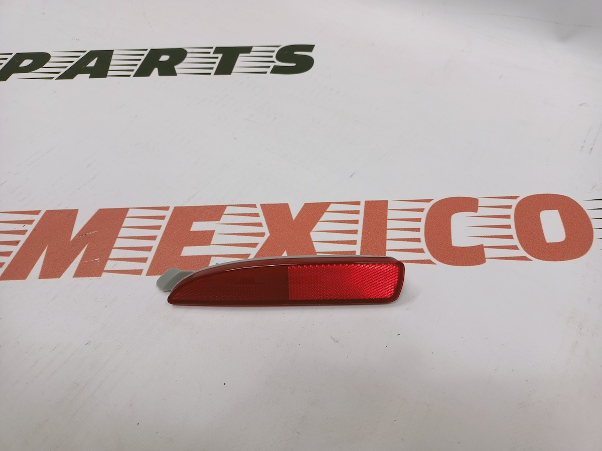 Катафот заднего бампера левый Mazda 3 2013-2018 (D350515L0E), аналог